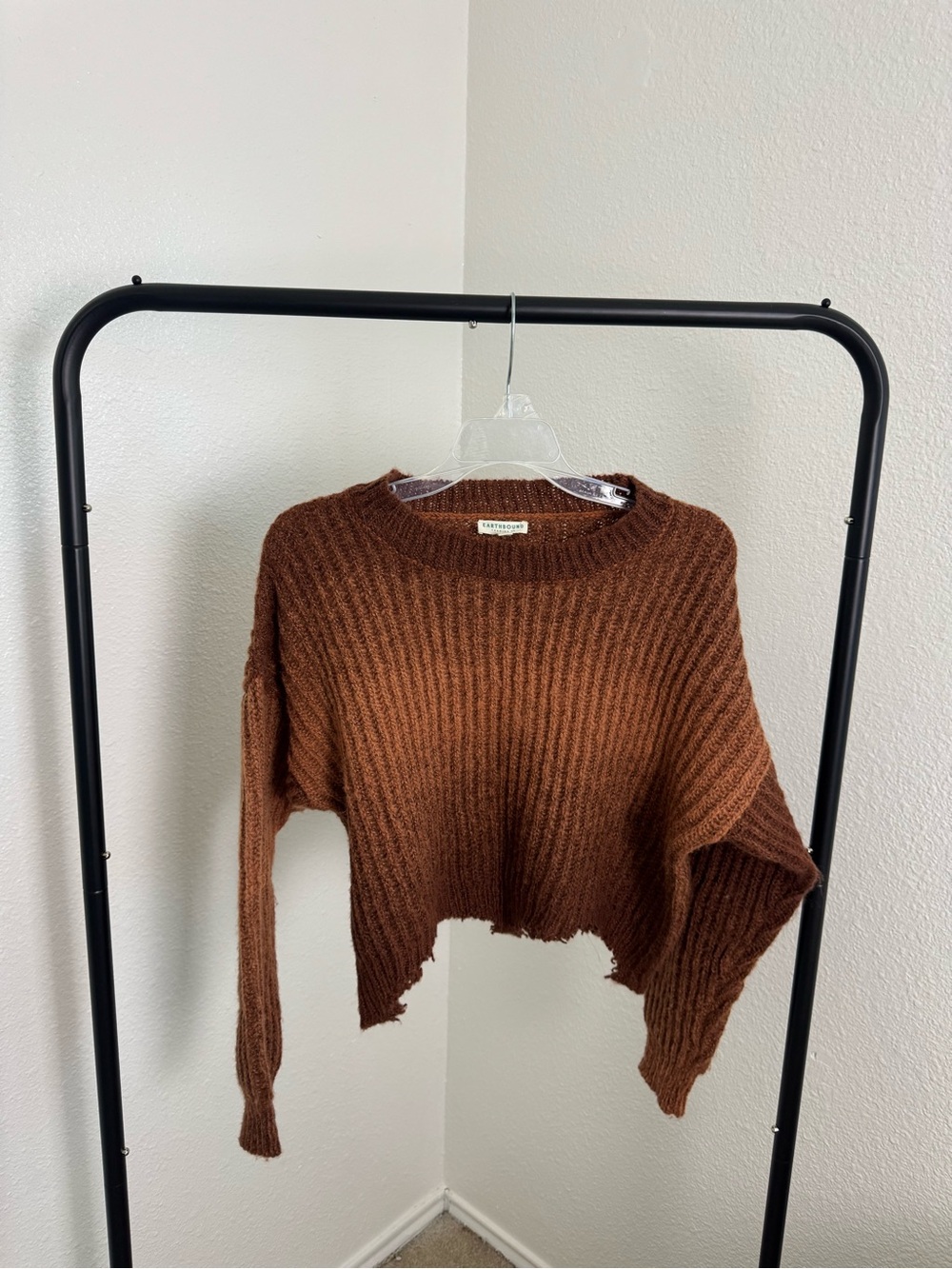 Cropped Ribbed Crewneck Sweater in Rust Brown